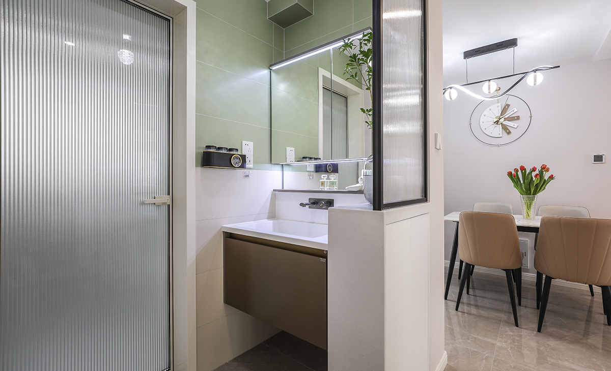 干區(qū)考慮采光效果。采用了半隔斷做法，空間感有擴(kuò)大。