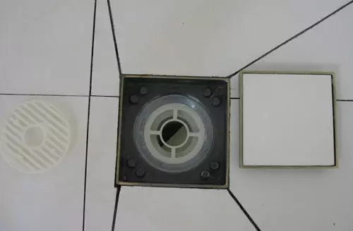 衛生間裝修，馬桶地漏擺放位置你都知道嗎