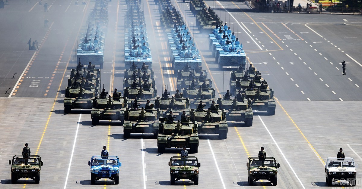 云蘭裝潢員工觀看&ldquo;中國人民抗日戰(zhàn)爭勝利暨世界反法西斯戰(zhàn)爭勝利70周年閱兵慶典&rdquo;感想