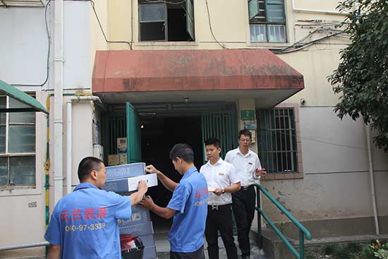 云蘭裝潢再次捐贈愛心椅進樓道受好評