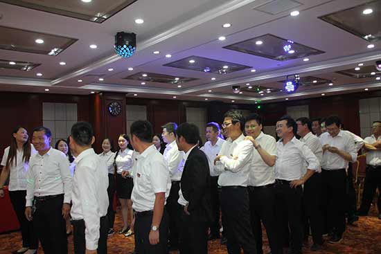 蘭裝潢舉辦&ldquo;第四季度員工生日聚餐&rdquo;活動