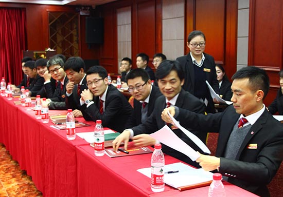 云蘭裝潢總店2017年度業(yè)務(wù)戰(zhàn)略專題會議勝利召開