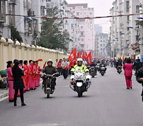 云蘭健兒英姿颯爽，添彩&ldquo;美麗靜安 快樂彭浦&rdquo;第10屆迎新健步行