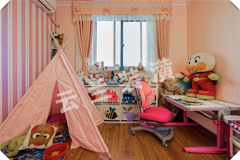 溫馨的小窩孩子臥室的門怎么選擇？