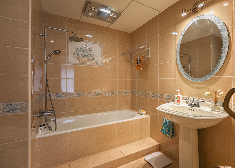 C 主臥d（衛(wèi)生間）