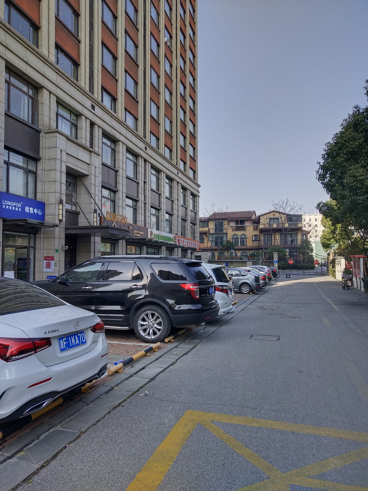 上海市嘉定區(qū)云谷路1388弄龍湖&middot;蔚瀾香醍