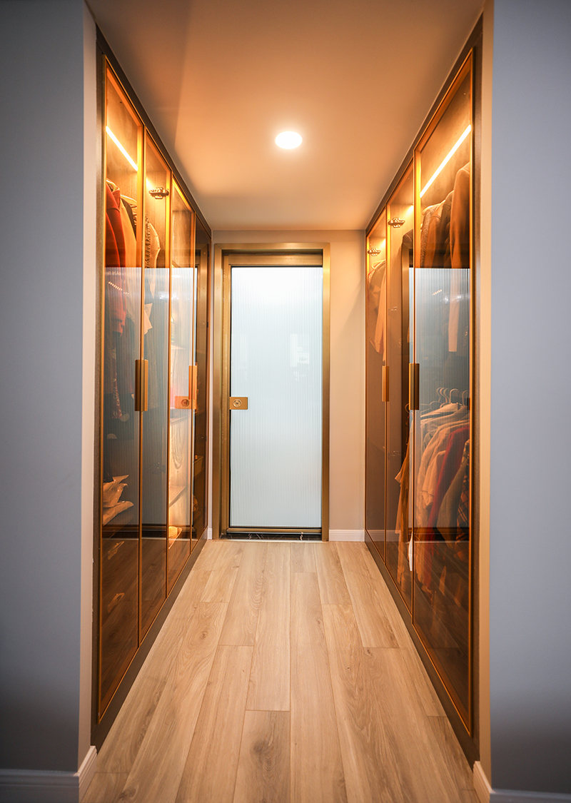 C 主臥e（衣帽間）