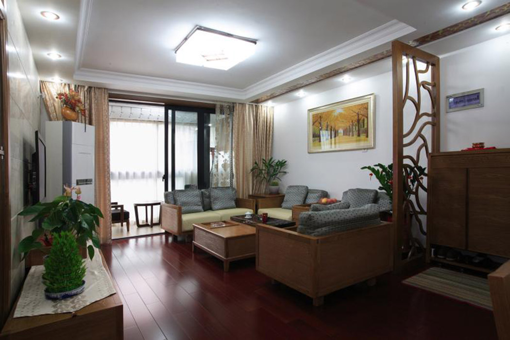 空間的設計不在乎東西擺放的多少，不在乎制作材料的多少，正確的擺放及合理的點綴才是設計的精髓。