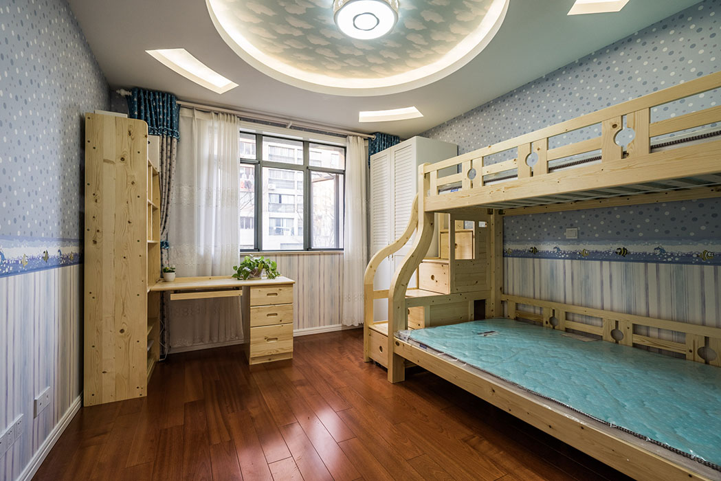 兒童房是個簡約風(fēng)的設(shè)計
