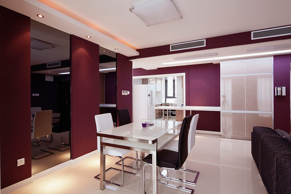 以色彩的高度凝練和造型的極度簡潔，將空間進(jìn)行合理精致的組合，描繪出最豐富動人的空間效果。
