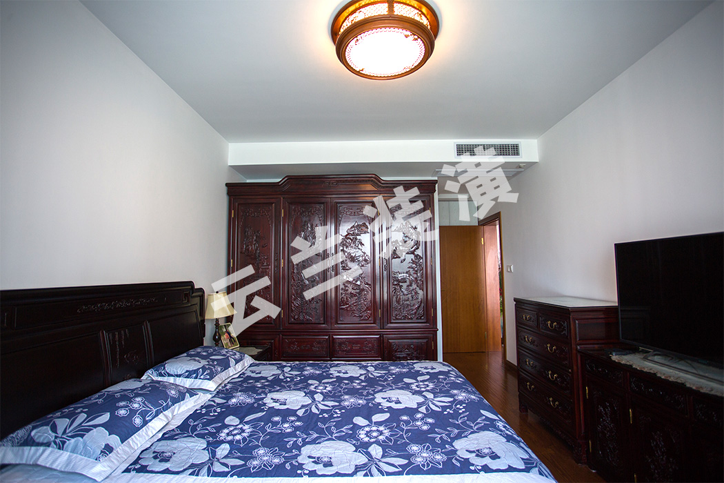 中國風的元素搭配著中式古典的韻味，使得整個臥室以及業主充滿著濃厚的中式藝術氣息。
