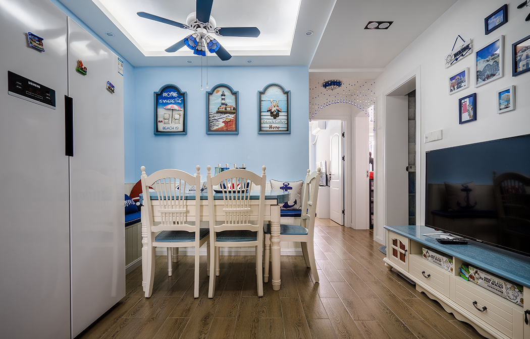 地中海風格是類海洋風格裝修的典型代表，因富有濃郁的地中海人文風情和地域特征而得名。它同時也是最富人文精神和藝術氣質的裝修風格之一。而對喜歡浪漫的情侶來說，地中海則是不二之選。
