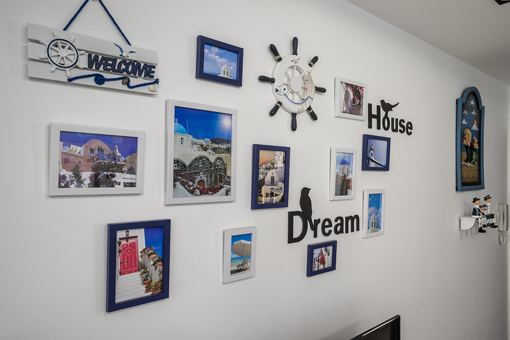 地中海風格是類海洋風格裝修的典型代表，因富有濃郁的地中海人文風情和地域特征而得名。它同時也是最富人文精神和藝術氣質的裝修風格之一。而對喜歡浪漫的情侶來說，地中海則是不二之選。
