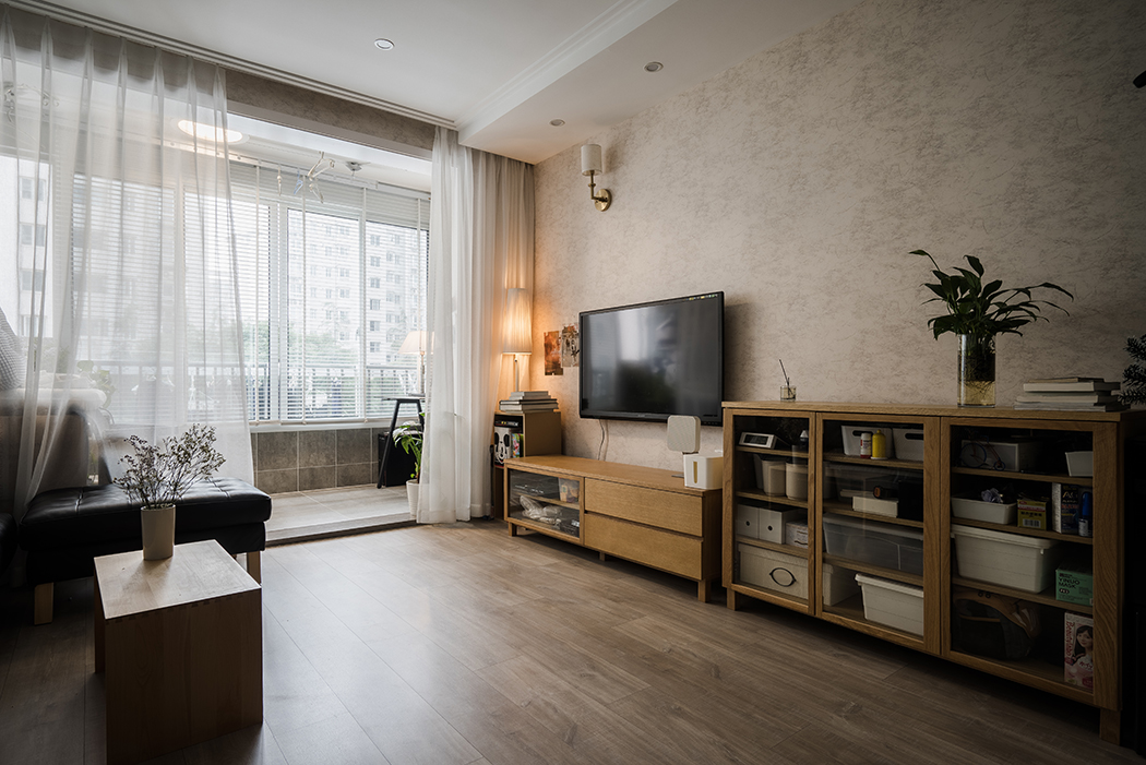 以簡(jiǎn)潔的表現(xiàn)形式來滿足人們對(duì)空間環(huán)境那種感性的、本能的和理性的需求，這是當(dāng)今國際社會(huì)流行的設(shè)計(jì)風(fēng)格——簡(jiǎn)潔明快的簡(jiǎn)約主義。而現(xiàn)代人快節(jié)奏、高頻率、滿負(fù)荷，已讓人到了無可復(fù)加的接受地步
