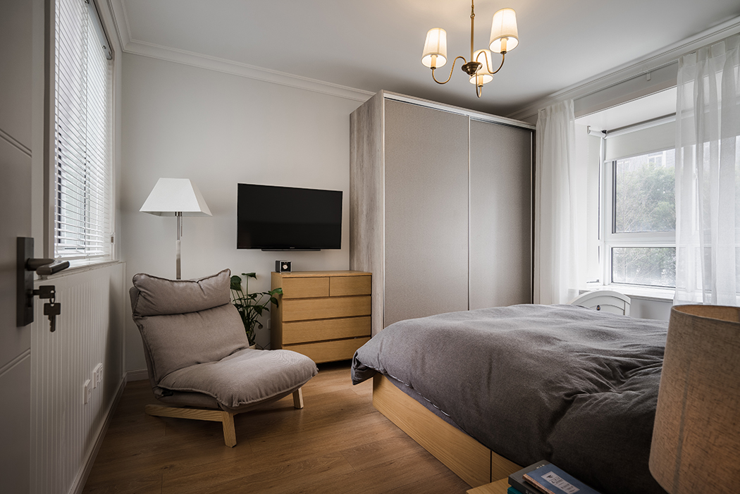 營造出時(shí)尚前衛(wèi)的感覺。不論是臥室還是客廳
