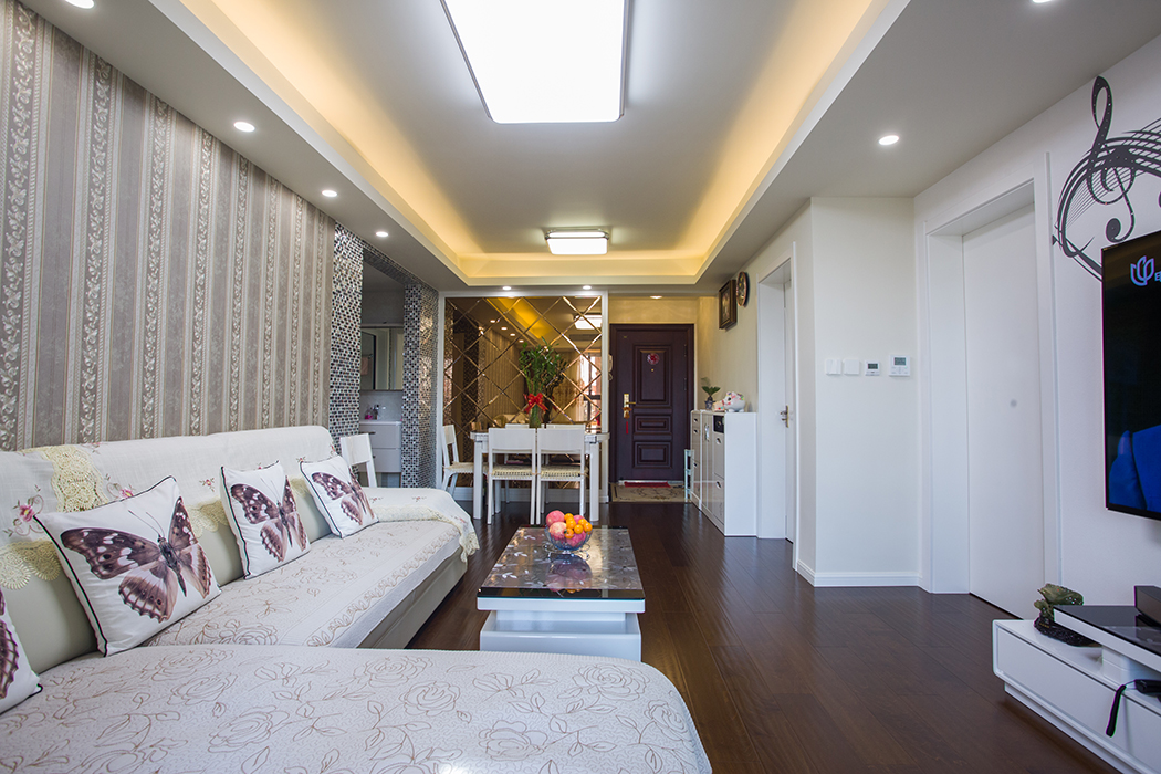 簡約即是挑選了一種對待日子的情緒?，F在都市日子節奏快，作業壓力大，如果你不想再為日子所累，期望在家中完全放松身心，享用日子，現代簡約是不錯的挑選。簡約的家居，簡約的日子，互為因果
