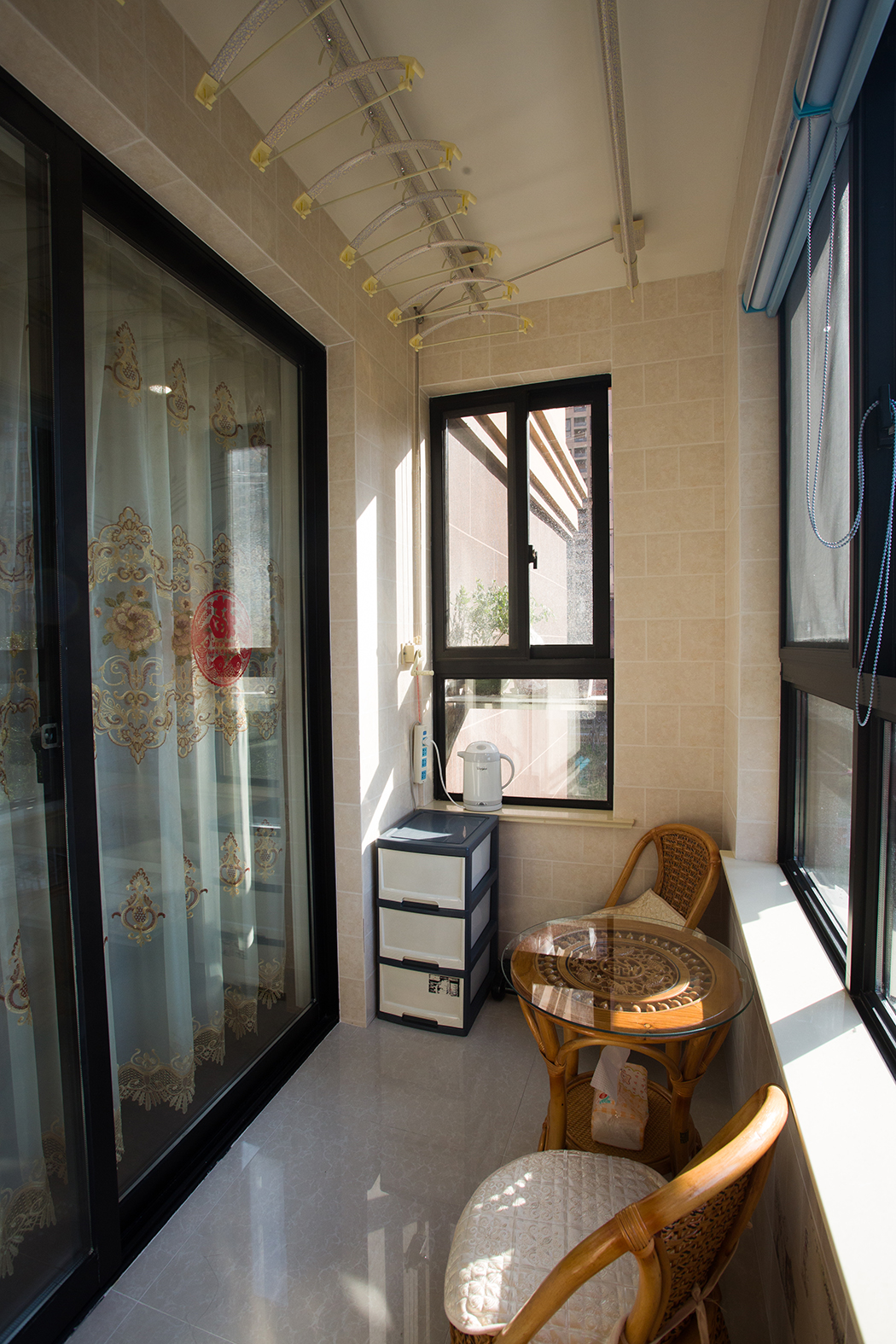 衛生間的設備、裝飾及色彩的搭配是衛浴空間的重要組成