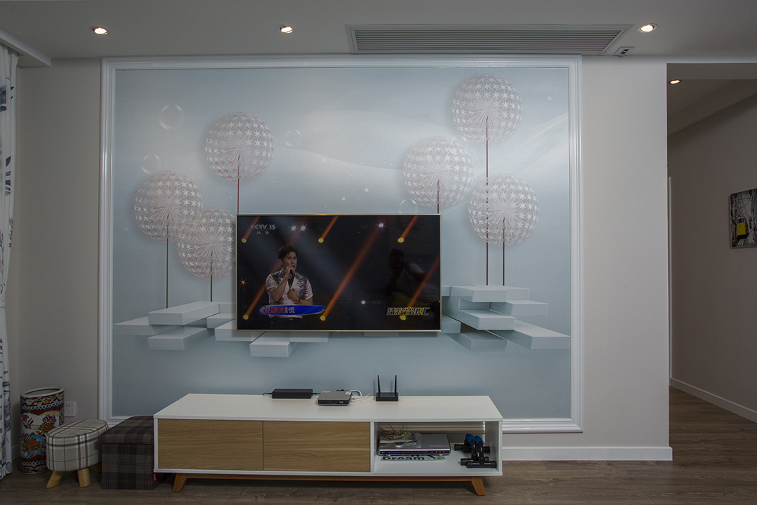 兩老口的養老之家，裝原有的兩房格局改變成現在的三房間，設計上整體以簡約為主，材料選用中也以干凈便與打理的材料。
