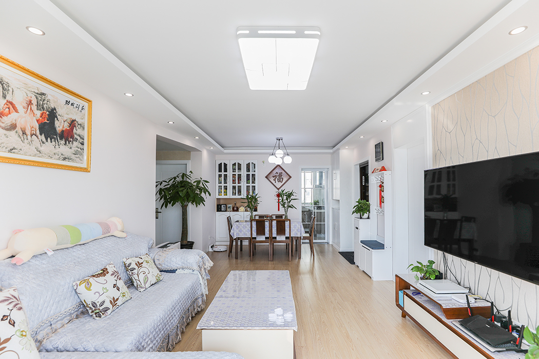 簡單時(shí)尚的造型
