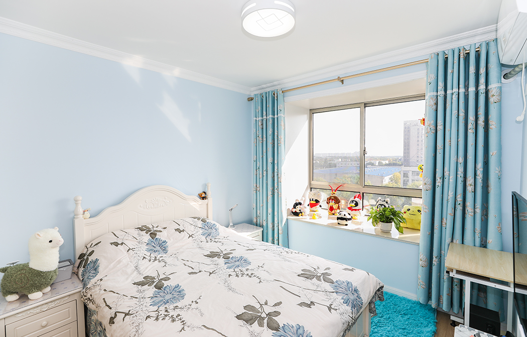 就算是炎炎的夏日也不容易當(dāng)人感覺到煩躁。深色帶給人沉穩(wěn)的感覺
