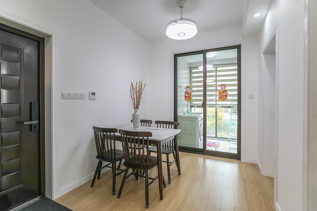 感覺到春天的小草的萌芽
