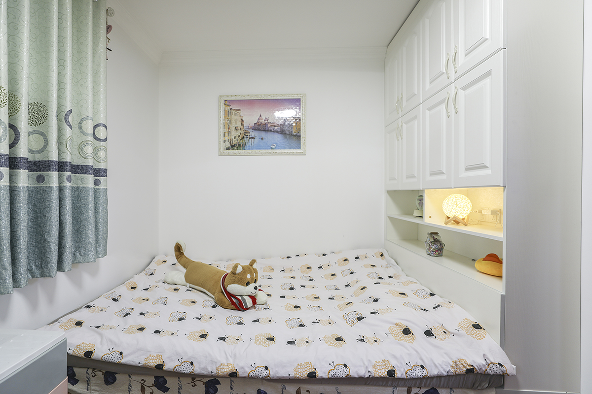 不大確溫馨的小孩房，則是小孩子的樂園，增次分明的榻榻米，帶有層次的隔板，更增加了孩子的童趣
