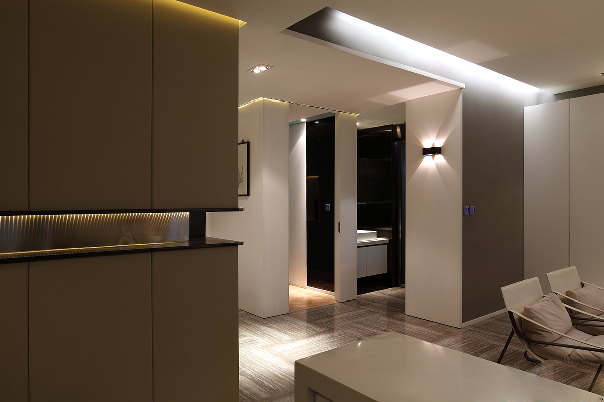 本案的家居設(shè)計(jì)簡(jiǎn)潔讓家中呈現(xiàn)一種自然的舒適、干凈之美。
