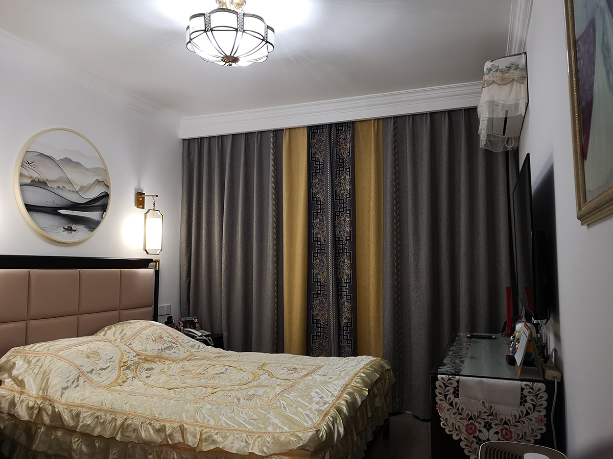 主臥中式窗簾的選擇讓整個居住環境上升檔次和品位，同時也是對生活品質的享受。
