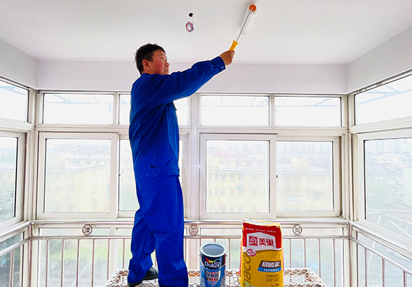 陽臺(tái)墻頂涂料防裂工藝
